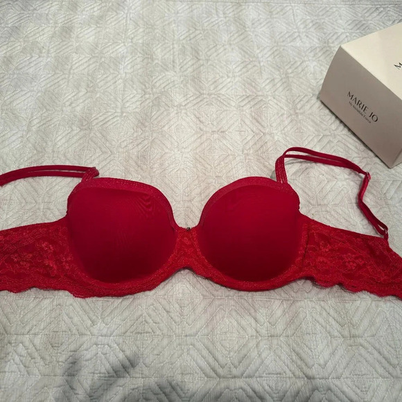 Red Bra with Lace  Detailing, Marie Jo, E32 - Picture 1 of 5
